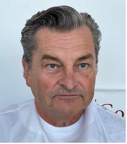 Bob's headshot for a color consultation.